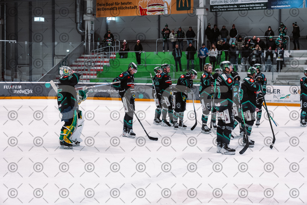 Alligators_vs_Passau_03_12_2025-63 | Höchstadt Alligators Fotogalerie: Eishockey-Action aus Franken. Professionelle Spielfotos, Portraits & Stadionbilder zum Download. Jetzt entdecken! - Realisiert mit Pictrs.com