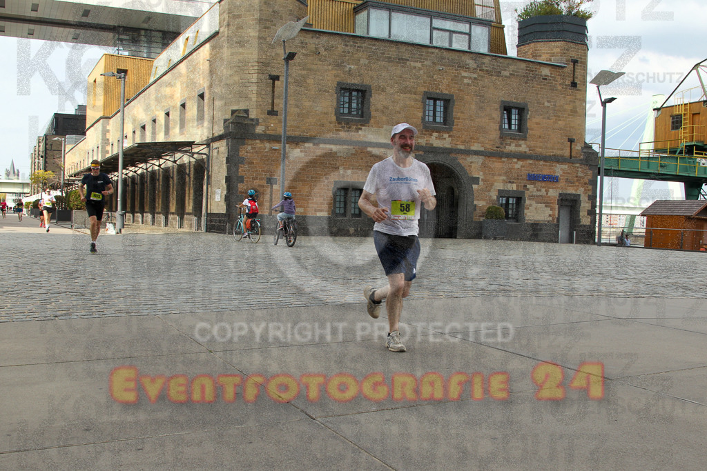 250920_1527_EV4_8853 | Sportfotografie im Rhein-Sieg Kreis, Köln, Bonn, NRW, Rheinland Pfalz, Hessen, etc. Unser Tätigkeitsfeld umfasst den Laufsport vom Volkslauf über den Marathon, Duathlon, Triathon bis zum Ultralauf wie Kölnpfad Ultra oder Schindertrail.