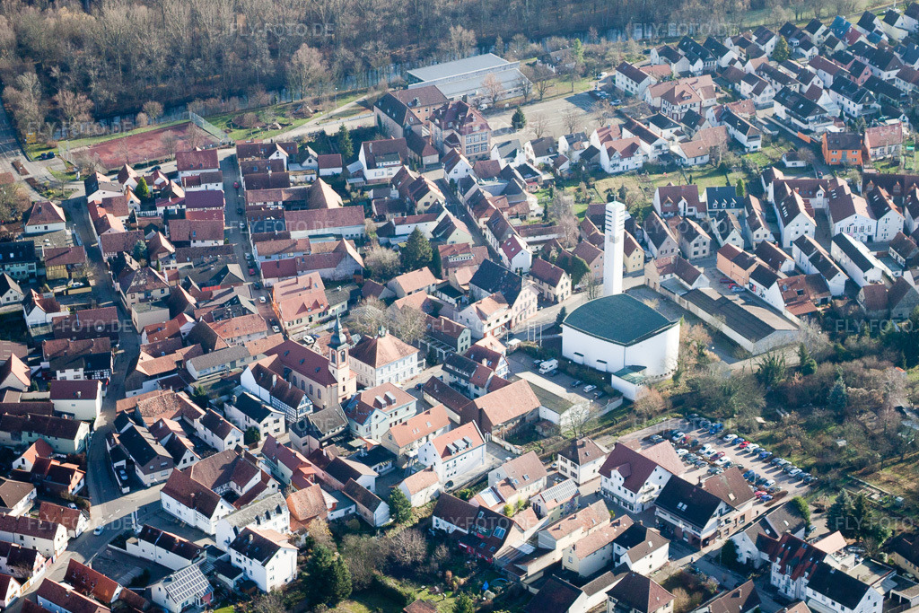 Luftbild: Kirchengebäude im Dorfkern in Wörth am Rhein im Bundesland Rheinland-Pfalz in Deutschland. Foto: IMG_23038.jpg vom 02.12.2009 durch Werner Riehm/FLY-FOTO.de