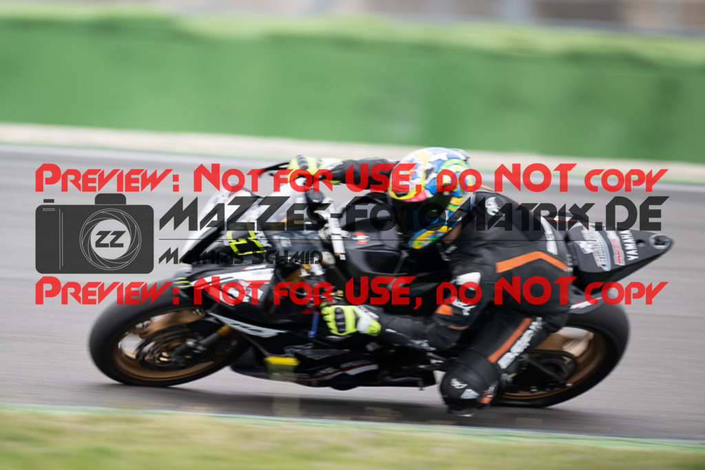 MaZZes_FotoMatrix_230410_4207 | WEISS