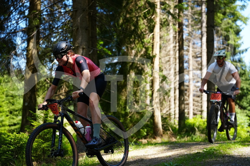 FC101840 | Fotogalerie der Treibjagd im Dunkelwald - Dein MTB Etappenrennen im Erzgebirge - Realisiert mit Pictrs.com