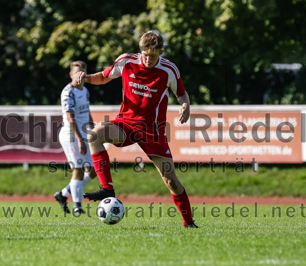 2023-09-09_030_FC_Herzogstadt_II_gegen_SG_Hoerlkofen_Woerth | Erding, Deutschland, 09.09.2023:
Fußball, A-Klassel 2023 / 2024, 6. Spieltag, FC Herzogstadt II gegen SG Hörlkofen/Wörth, Endergebnis: 1:2

Jakob Englhart (SG Hörlkofen/Wörth, #3)

Foto: Christian Riedel / fotografie-riedel.net