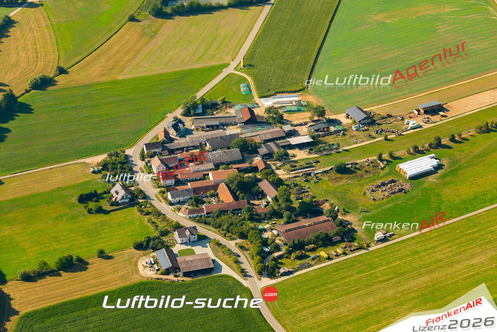 Das Luftbild zeigt : Säulnhof Stulln - Die Luftaufnahme wurde 2024 vom UL-Flugzeug aus erstellt ( keine Drohne ) - Hochauflösende Luftaufnahme - Für grossformatige Ausdrucke geeignet. Die Geschenkidee !Mit Lizenz und Bildrechte bestellbar