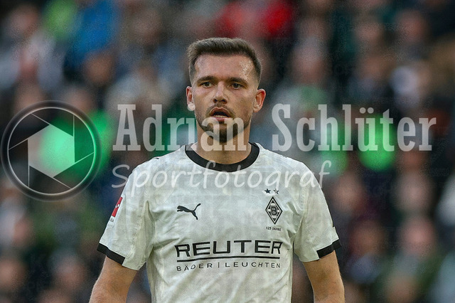 19.04.2026, GER, Fussball, Herren, 1. BL, Saison 2025/2026, Borussia Mönchengladbach - 1. FSV Mainz 05 | Kevin Stöger (Borussia Mönchengladbach) schaut 