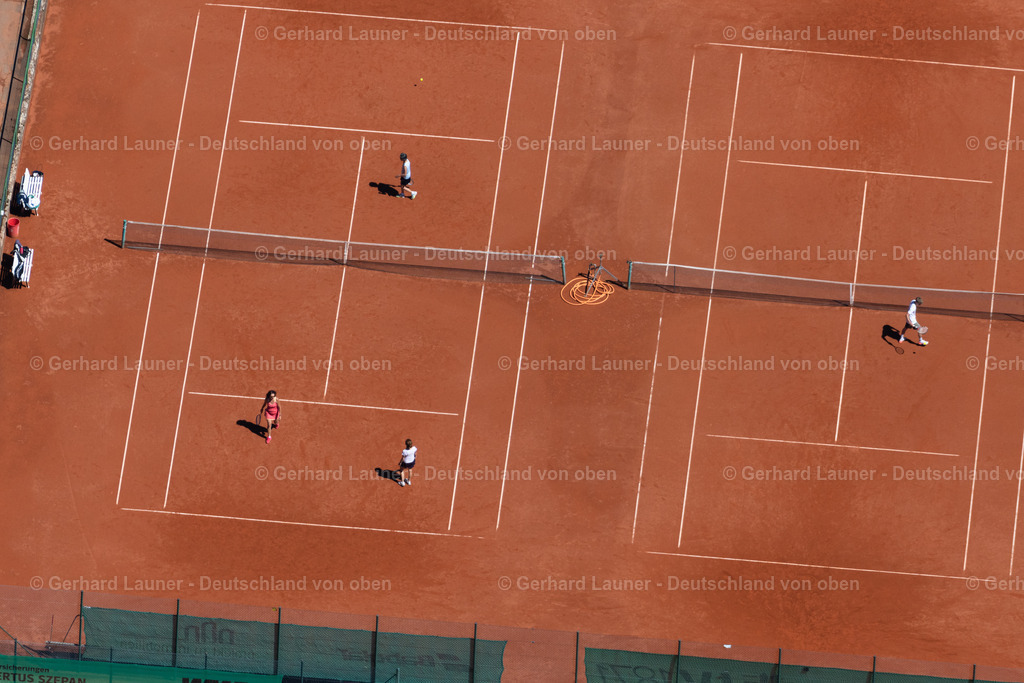 4031115 | MüNCHEN 12.06.2020 Tennisplatz Sportanlage des Tennisclub Grün-Weiss Luitpoldpark München in München im Bundesland Bayern, Deutschland. // Tennis court sports field of Tennisclub Gruen-Weiss Luitpoldpark Muenchen in Munich in the state Bavaria, Germany. Foto: Gerhard Launer