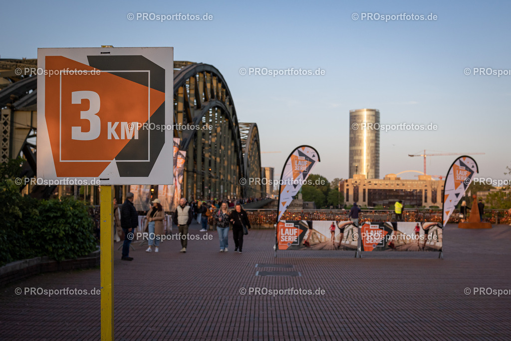 16. OBI Nachtlauf des ASV Koeln; Koeln, 17.05.23 | Impressionen vom 16. OBI Nachtlauf des ASV Koeln am 17.05.23 am Altstadt in Koeln (Deutschland). Foto: BEAUTIFUL SPORTS/Bernd Hoffmann