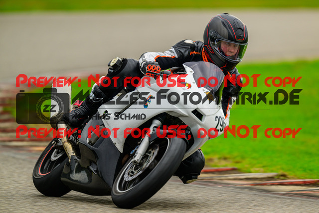 MaZZes_Fotomatrix_20241002_6007705_9857 | GELB