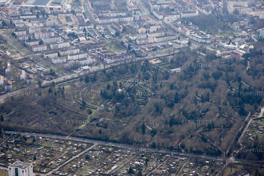 Luftbild: Hauptfriedhof im Ortsteil Oststadt in Karlsruhe im Bundesland Baden-Württemberg in Deutschland. Foto: IMG_086369.jpg vom 26.02.2016 durch Werner Riehm/FLY-FOTO.de