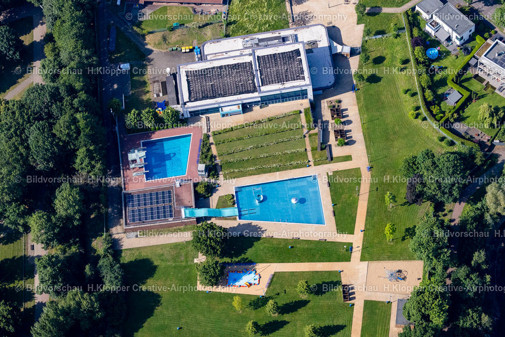 Luftbild Kamp-Lintfort-4832 | LuftbildfotografieSchwimmbecken des Freibades  Panoramabad Pappelsee an der Bertastraße in Kamp-Lintfort im Bundesland Nordrhein-Westfalen. - Realisiert mit Pictrs.com