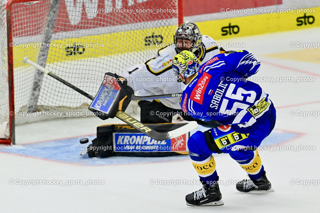 EC IDM Wärmepumpen VSV vs. HC Pustertal 8.10.2023 | Tor EC VSV, #55 SABOLIC Robert EC VSV,  #1 SMITH Jacob HC Pustertal, EC IDM Wärmepumpen VSV vs. HC Pustertal 8.10.2023, EC IDM Wärmepumpen VSV vs. HC Pustertal am 08.10.2023 in Villach (Stadthalle Villach), Austria, (Photo by Bernd Stefan)