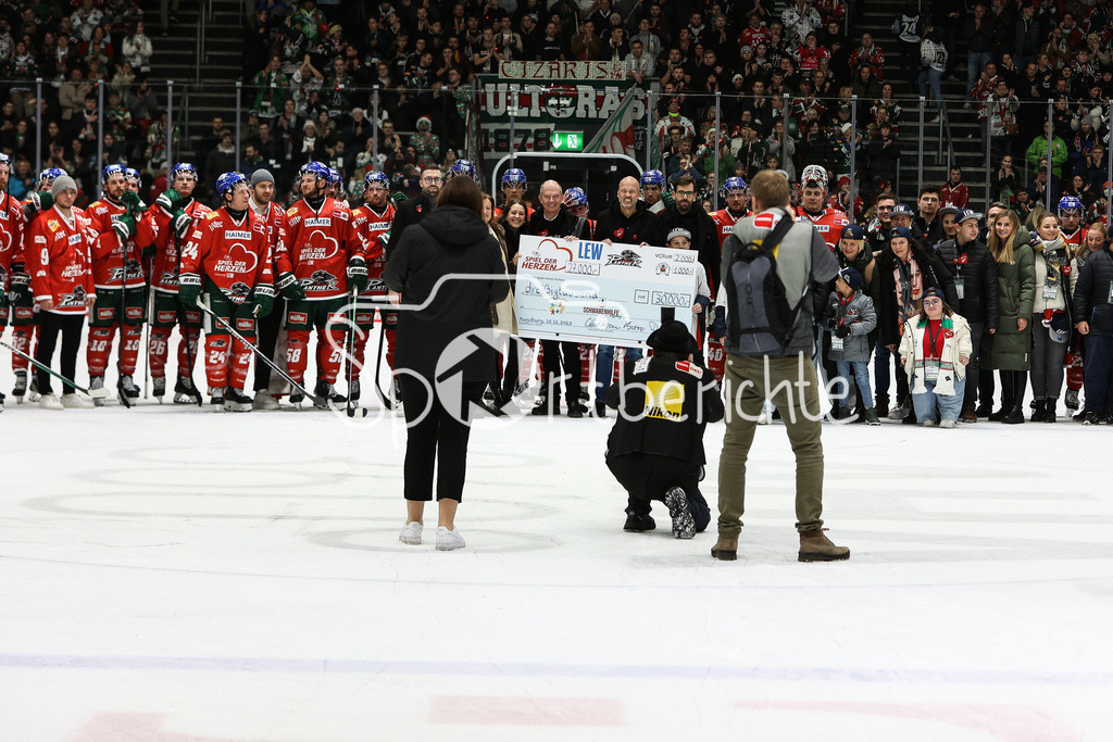 Augsburger Panther - Fischtown Pinguins | Insgesamt wurden 30TE beim Spiel der Herzen gesammelt / Bunter Kreis / Schwabenhilfe / Spenden / LEW