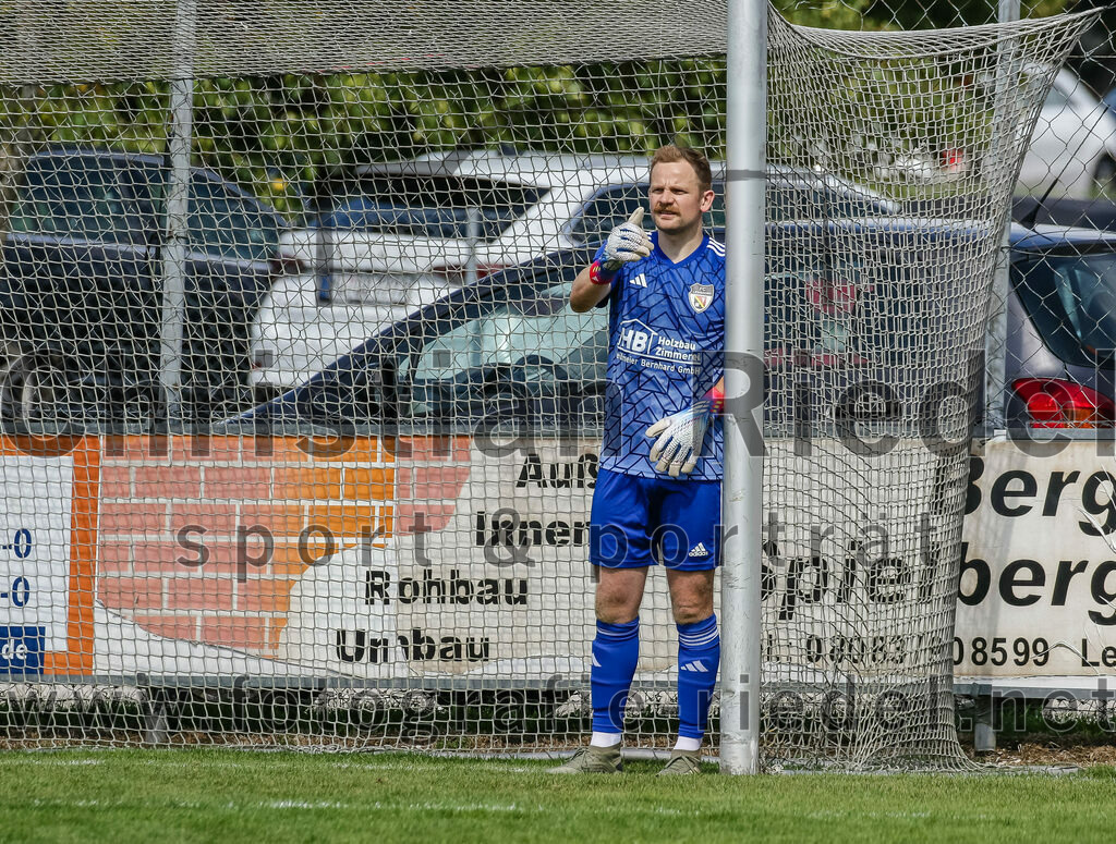 2023-07-30_101_FC_Lengdorf_gegen_SpVgg_Altenerding | Lengdorf, Deutschland, 30.07.2023:
Fußball, Kreisliga 2023 / 2024, 1. Spieltag, FC Lengdorf gegen SpVgg Altenerding, Endergebnis: 1:1

Torwart Johannes Preis (FC Lengdorf, #1)

Foto: Christian Riedel / fotografie-riedel.net