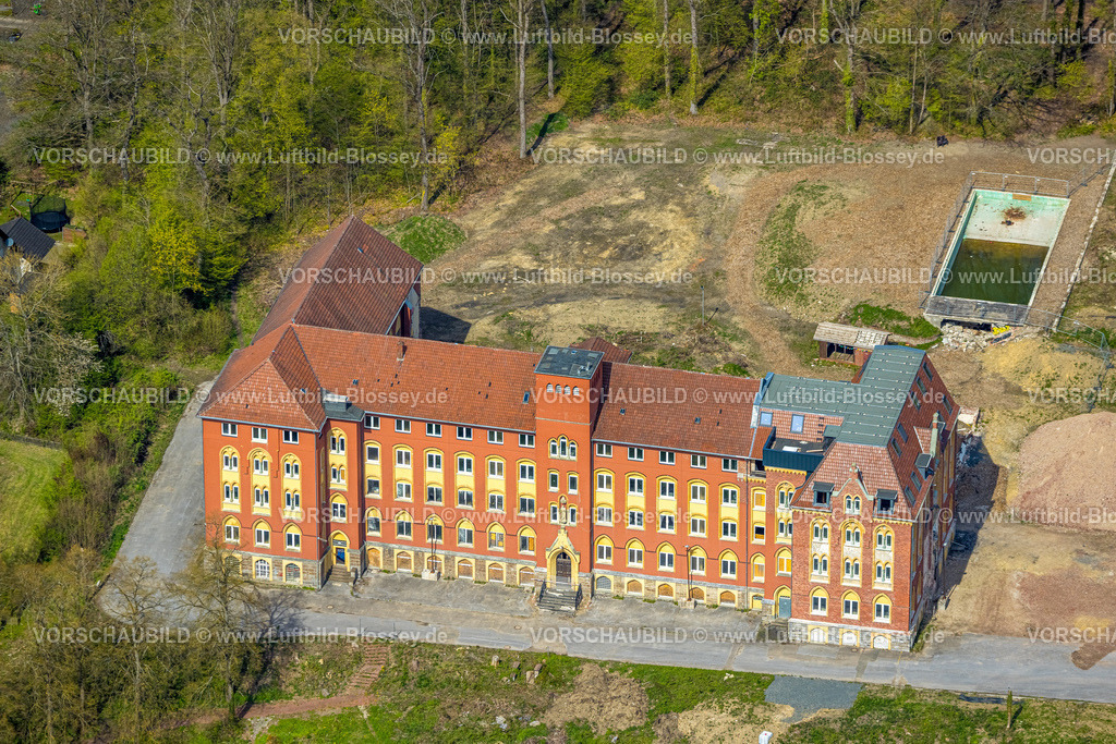 Arnsberg260402458 | Luftbild, Neues Gesundheitszentrum und Wohnanlage, ehemaliges Kloster Oeventrop und frühere Salus-Klinik mit Neubau, historische Sehenswürdigkeit, Oeventrop, Arnsberg, Sauerland, Nordrhein-Westfalen, Deutschland
