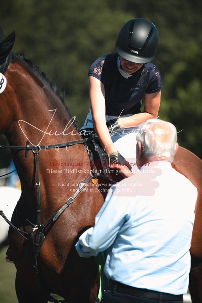 DSC_7323 | Pferde- und Turnierfotografie in Westsachsen. Pferdeportraits, Auftragszeichnungen und intuitive Kunst.