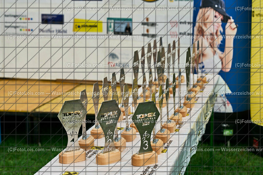 ALP8053_XXIX_GRANITBEISSER_Siegerehrung_Ehrenpreise | (C)FotoLois.com, Alois Spandl, 29. GRANITBEISSER - Mountainbike-Marathon in St. Georgen am Walde, Start/Ziel/Siegerehrung, Sa 2. September 2023.