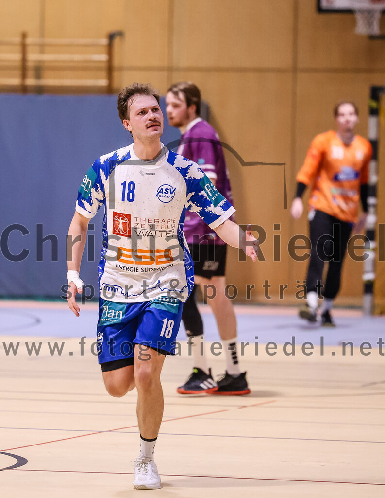 2024-11-24_068_SpVgg_Altenerding_gegen_ASV_Dachau | Erding, Deutschland, 24.11.2024:Handball, Bezirksoberliga Männer 2024 / 2025, 8. Spieltag, SpVgg Altenerding gegen ASV Dachau, Endergebnis: 30:23Moritz Deichl (ASV Dachau, #18)Foto: Christian Riedel / fotografie-riedel.net