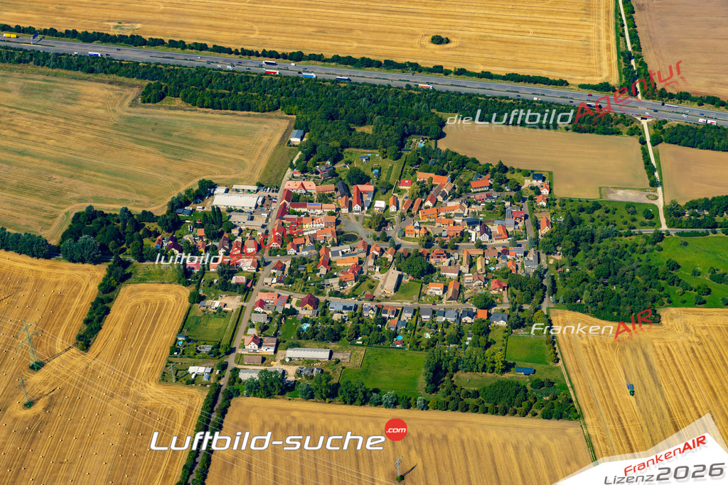 Klassische Luftaufnahme ohne Drohne zeigt:Possendorf bei Weimar - Die Luftbildaufnahme wurde 2025 vom UL-Flugzeug heraus erstellt ( keine Drohnenaufnahme ) - Hochauflösende Luftaufnahme -Nicht vergleichbar mit Google Maps oder Satelittenbilder- Die Geschenkidee !Mit Lizenz und Bildrechte bestellbar