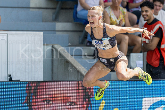 Deutsche Leichtathletik-Meisterschaften; Bochum-Wattenscheid, 25.07.2026 | Kira Wittmann (Hannover  96) freut sich über eine neue PB und gewinnt den Meistertitel im Dreisprung; Deutsche Leichtathletik-Meisterschaften am 25.07.2026 im Lorheide-Stadion, Bochum-Wattenscheid (Nordrhein-Westfalen).