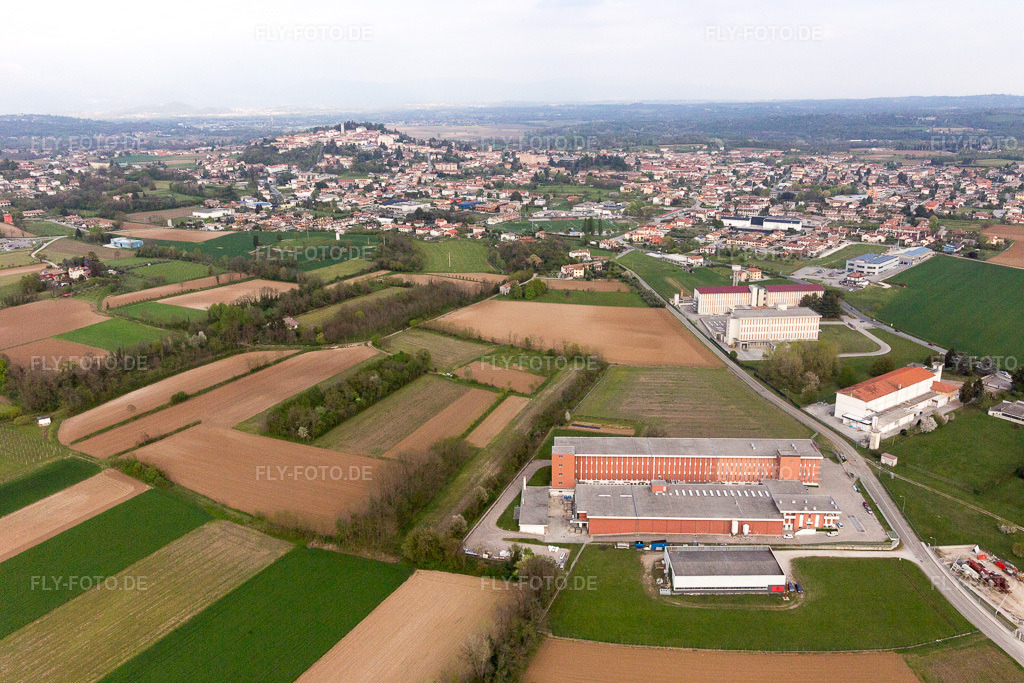 Luftbild: Ortsansicht in San Daniele del Friuli im Bundesland Udine in Italien. Foto: IMG_098755.jpg vom 07.04.2017 durch Werner Riehm/FLY-FOTO.de