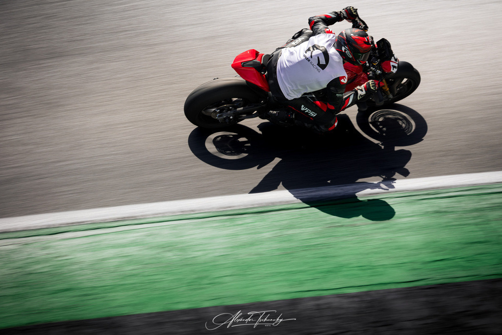 Ducati Trackday Hockenheimring 2026 | Entdecken Sie die faszinierende Welt von Alexander Tschuncky Arts: Kreative Fotografie, atemberaubende Automobilkunst und hochwertiger Bilderdruck. Lassen Sie sich inspirieren! - Realisiert mit Pictrs.com