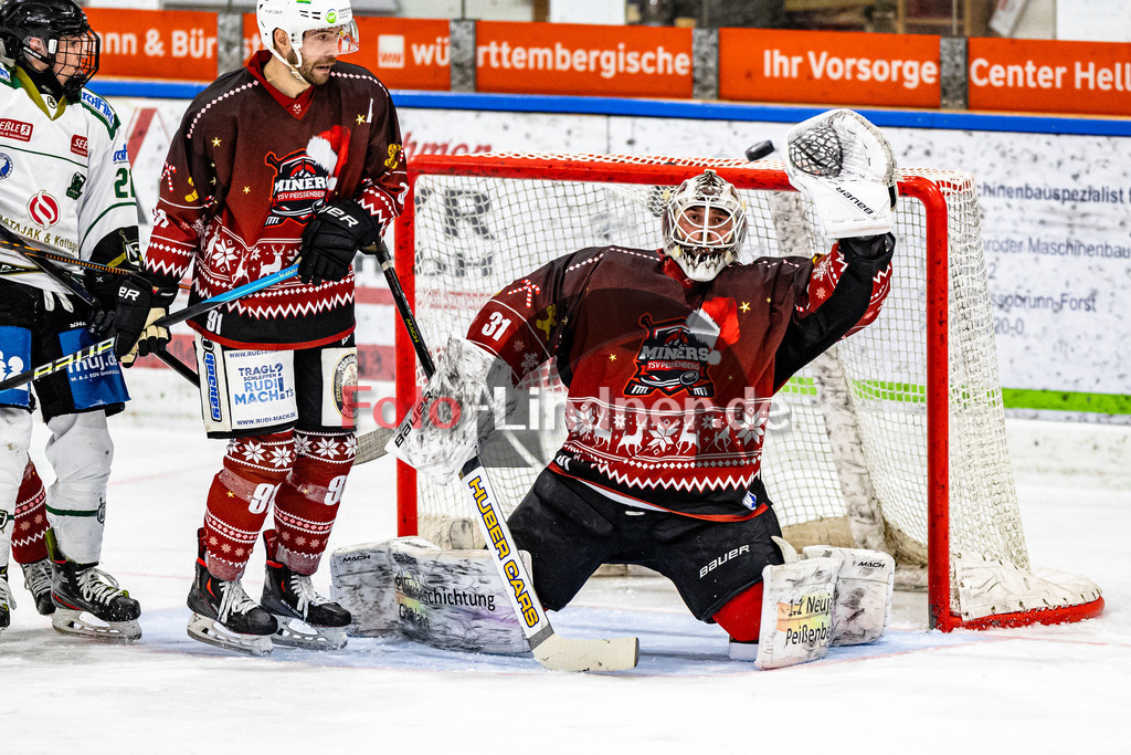 Bayernliga Eishockey, TSV Peißenberg Miners gegen TSV Erding am 30.12.22 in Peißenberg | Bayernliga Eishockey, TSV Peißenberg Miners gegen TSV Erding am 30.12.22 in Peißenberg