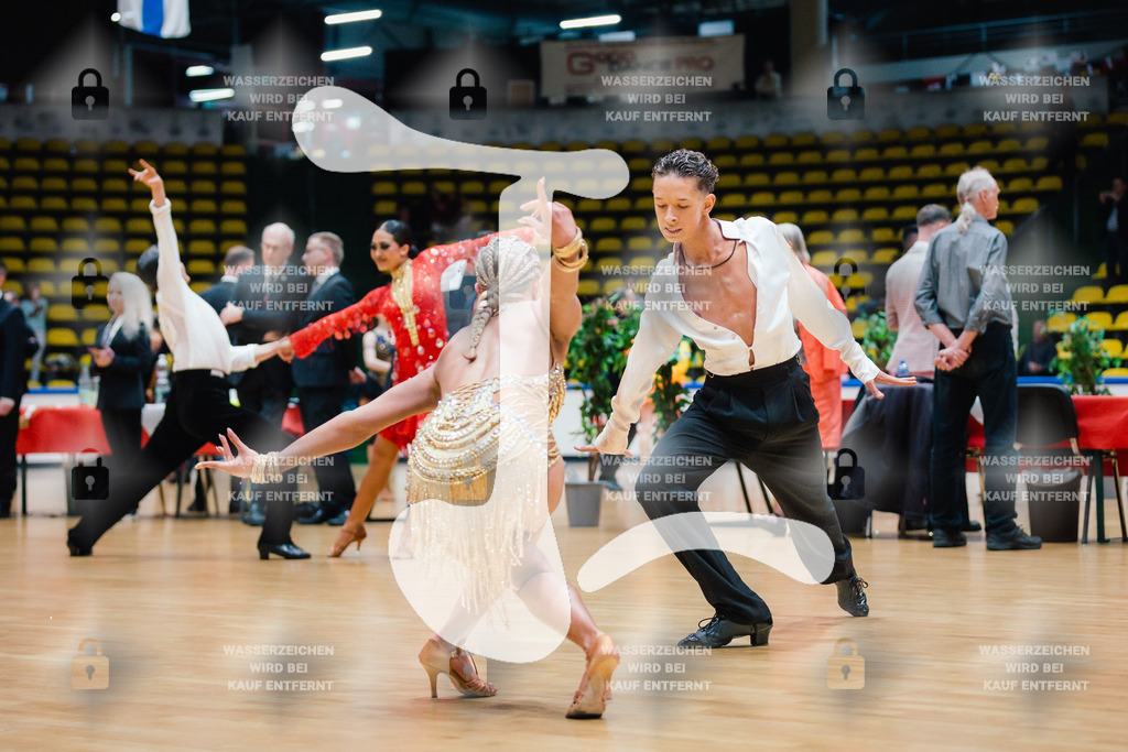 Hessen Tanzt WDSF Open Youth Latin 5th (17) Philipp Bogdanov _ Seraphina Bogdanov (TSZ Diamant Düsseldorf)-2025-05-17-2717 | Webshop for digital downloads and prints of dance sport, event & show photographer Julian Link - Realisiert mit Pictrs.com