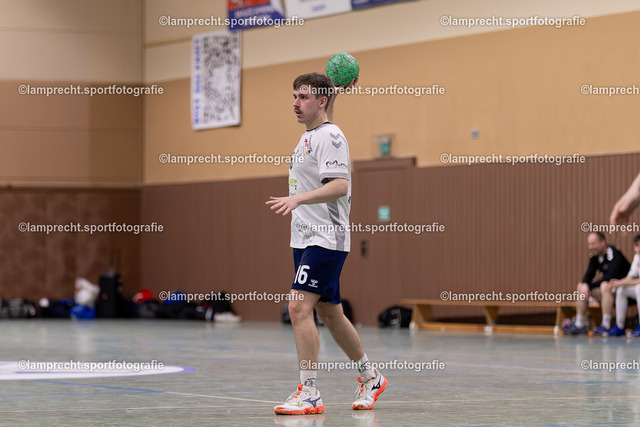 Handball I Herren I Saison 2025-2026 I SHSE Manfred-Frank-Pokal I Viertelfinale I HSG Kalkberg 06 II - HSG Kalkberg 06 101 | Tom Rathgeber (16, HSG Kalkberg 06 II) - Realisiert mit Pictrs.com