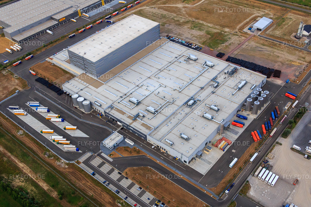 Luftbild: Pfälzer Erfrischungsgetränke GmbH in Wörth am Rhein im Bundesland Rheinland-Pfalz in Deutschland. Foto: IMG_083760.jpg vom 24.07.2015 durch Werner Riehm/FLY-FOTO.deMEG Gruppe - MEG Gruppe