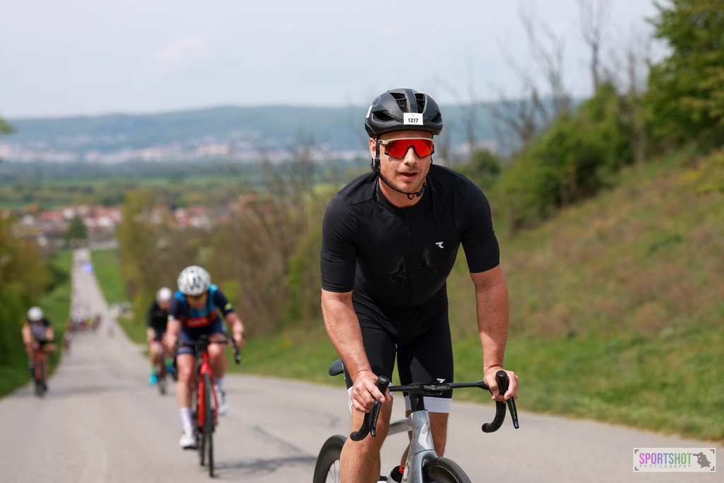 526_AR6_0472 | Neusiedlersee Radmarathon 2026@sportshot_your_pictrs #yourpictures#roadtowm2029 #nrm #neusiedlerseeradmarathon #neusiedlersee #neusiedlerseetourismus #burgenland #mörbisch #nrm26 #burgenlandtourismus #voglundco #poweredbyburgenlandtourismus #radsport #rad #marathon #ucigranfondo #visitburgenland #ucigranfondoworldseries