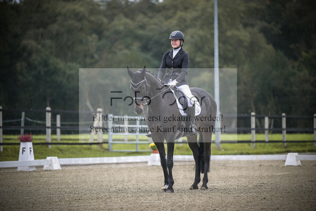 DOS_B329 | Entdecke hochwertige Reitturnierfotos von Foto Oger. Professionell, emotional und authentisch – jetzt Lieblingsmomente im Shop bestellen.Deutschlandweite Turnierfotografie. - Realisiert mit Pictrs.com