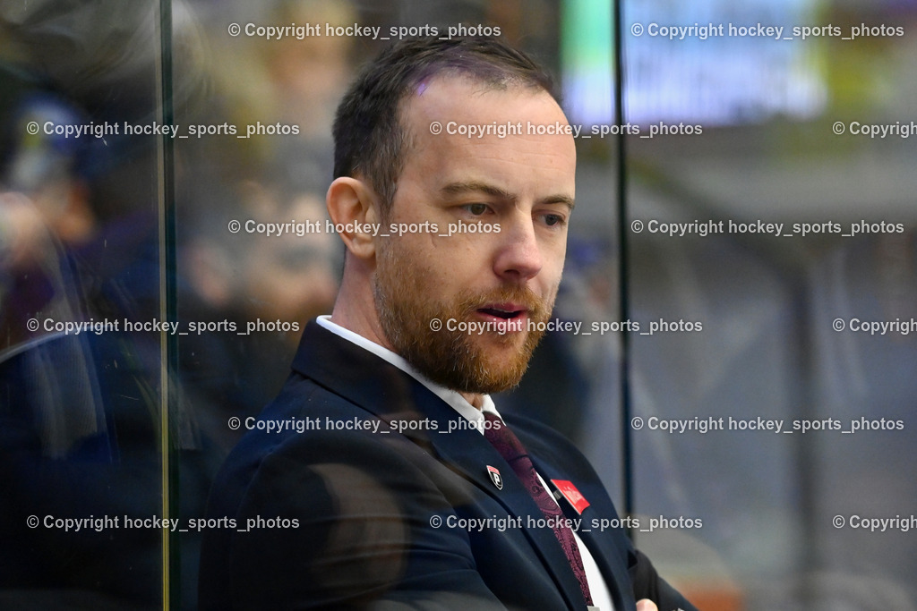 EC IDM Wärmepumpen VSV vs. Pioneers Vorarlberg | Headcoach PIONEERS VORARLBERG STANLEY DYLAN, EC IDM Wärmepumpen VSV vs. Pioneers Vorarlberg, EC IDM Wärmepumpen VSV vs. Pioneers Vorarlberg am 14.12.2024 in Villach (Stadthalle Villach), Austria, (Photo by Bernd Stefan)