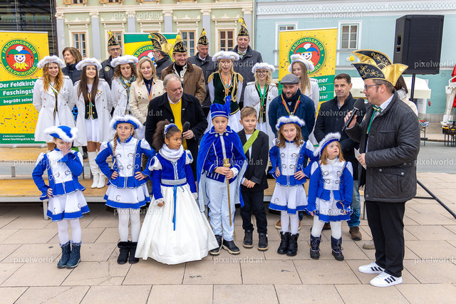 Faschingswecken am Hauptplatz | Bildershop von pixelworld.at - Realisiert mit Pictrs.com