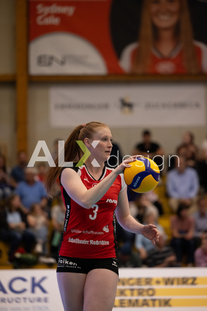 Volleyball I Frauen I Saison 2025-2026 I Volleyball NLA | Women I  Playoffs Finals 2/5 I  VC Kanti Schaffhausen - viteos NUC I  10.04.2026 | 3 Sydney Cole (USA) (VC Kanti Schaffhausen) – Pass / Zuspiel - Realisiert mit Pictrs.com