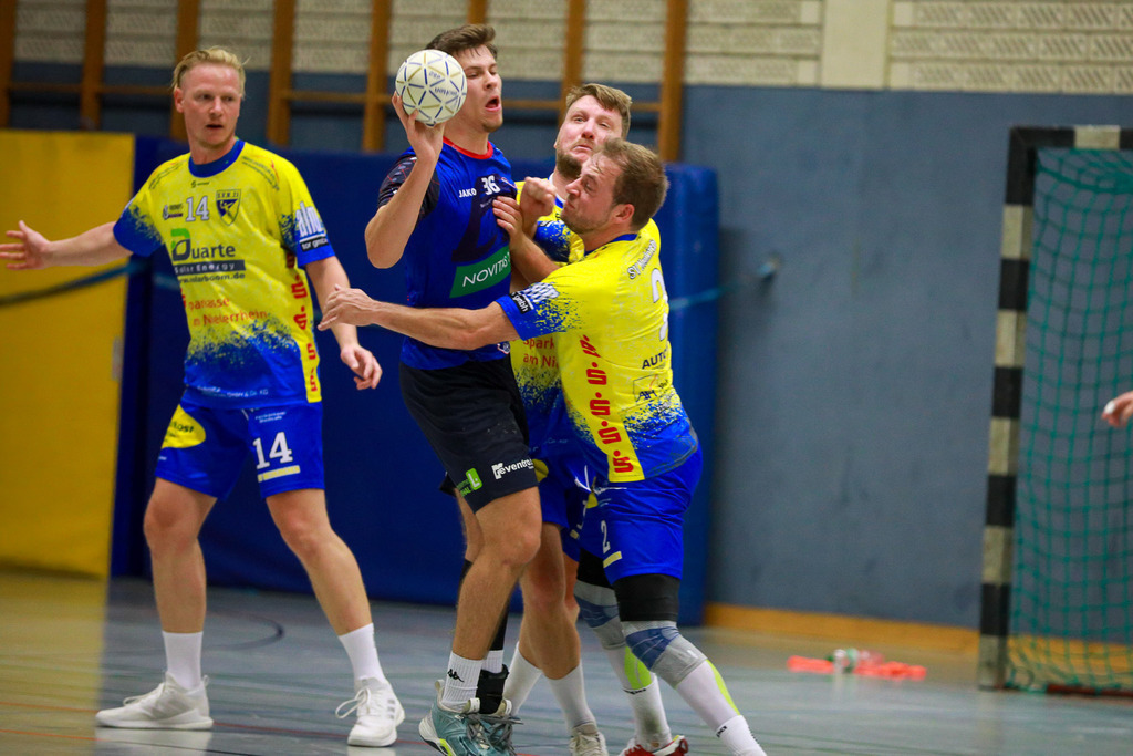 SVN_OscRheinhausen_021124_137 | Bildergalerie von Sport-Ereignissen aber auch von weiteren spannenden Dingen - nicht nur vom Niederrhein. In Anlehnung an den bekannten Spruch von Hanns Dieter Hüsch heißt das Motto: "Niederrhein ist überall".  - Realisiert mit Pictrs.com