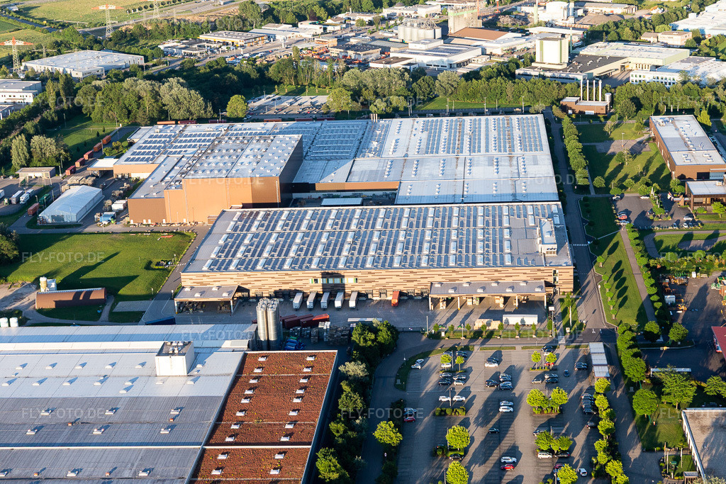 Luftbild: John Deere Werk in Bruchsal im Bundesland Baden-Württemberg in Deutschland. Foto: IMG_115279.jpg vom 13.06.2019 durch Werner Riehm/FLY-FOTO.de