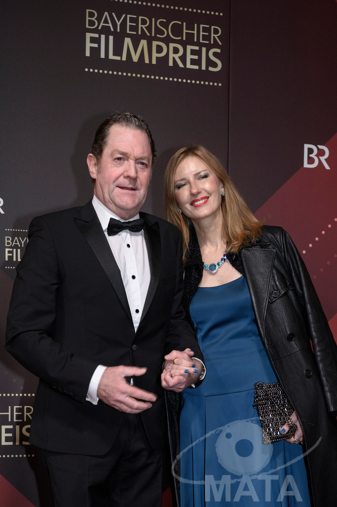 _DWI4967 | Jürgen Tonkel und Inna Küster bei der Verleihung des 47. Bayerischen Filmpreises 2026  im Prinzregententheater. München, Deutschland. Der Bayerische Filmpreis wird seit 1979 von der Bayerischen Staatsregierung verliehen, um die Bedeutung des Kinofilms als Kulturgut herauszustellen - Realisiert mit Pictrs.com