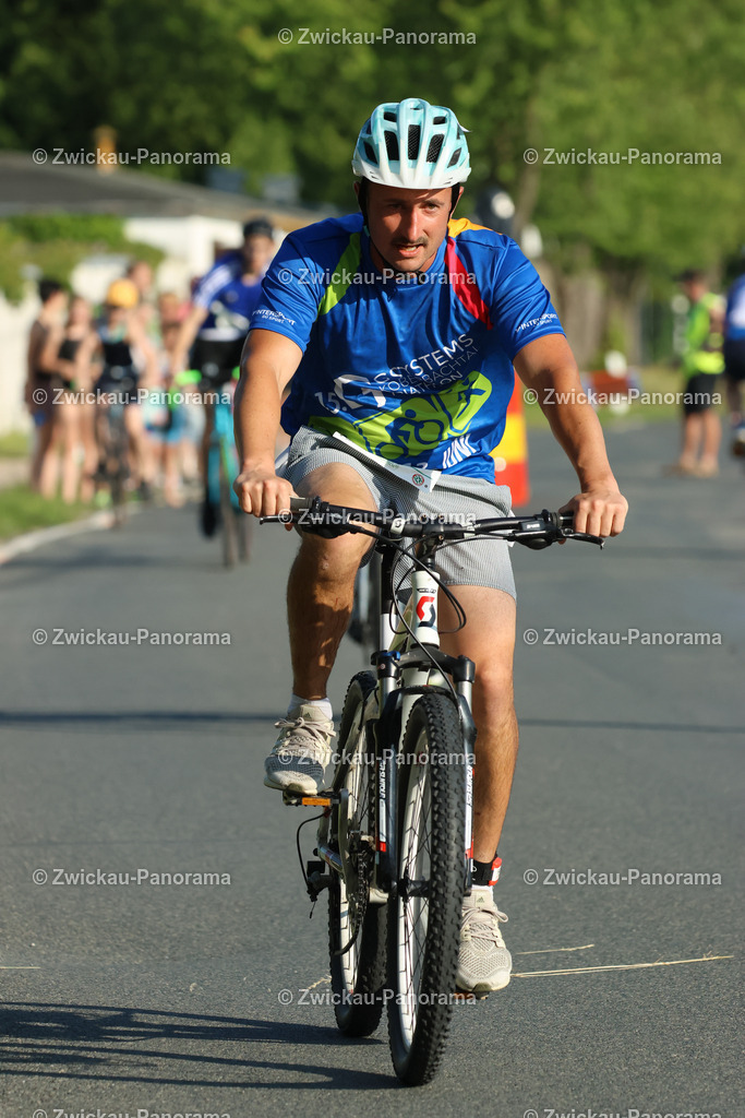 Tag 1 Rad Klein-099 | Urban. Natur. Panorama. Luftbild. 
Der Bildershop für aufregende Perspektiven!
Für Deko, Wandbild und Kalender!
Wir bringen LED-Bilder zum Leuchten!
