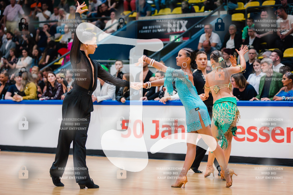 Hessen Tanzt WDSF Open Youth Latin 26th (44) Marcel Kunke _ Elvira Sofia Frunz (Schwarz-Weiß-Club Pforzheim)-2025-05-17-0698 | Webshop for digital downloads and prints of dance sport, event & show photographer Julian Link - Realisiert mit Pictrs.com
