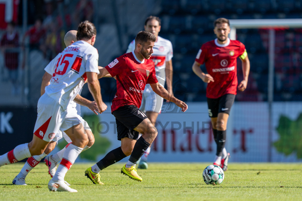 SG Sonnenhof Großaspach vs. Fortuna Köln, Fussball, 3. Liga, 1. Spieltag, 08.08.2026 | Marius Kunde (SG Sonnenhof Großaspach, #16),SG Sonnenhof Großaspach vs. Fortuna Köln, Fussball, 3. Liga, 1. Spieltag, 08.08.2026,DFB regulations prohibit any use of photographs as image sequences and/or quasi-video