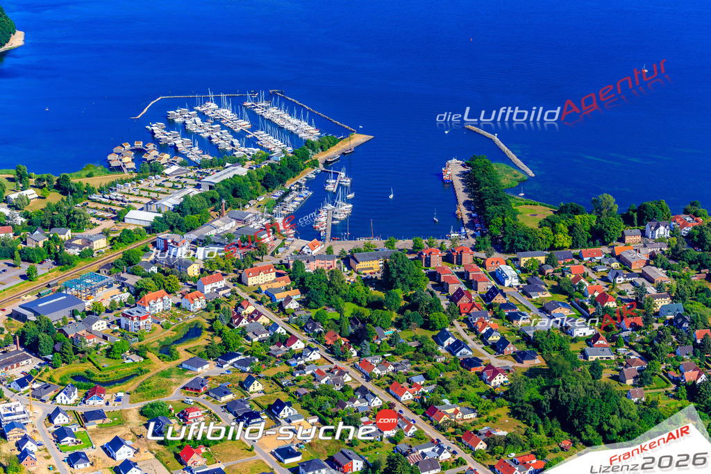 Die Luftbildaufnahme Lauterbach - Ostsee wurde 2018 mittels Flugzeug (keine Drohne) erstellt. Perfekte Schärfe und Druck- Auflösung- Garantiert!