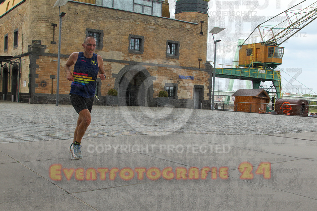 250920_1529_EV4_8937 | Sportfotografie im Rhein-Sieg Kreis, Köln, Bonn, NRW, Rheinland Pfalz, Hessen, etc. Unser Tätigkeitsfeld umfasst den Laufsport vom Volkslauf über den Marathon, Duathlon, Triathon bis zum Ultralauf wie Kölnpfad Ultra oder Schindertrail.