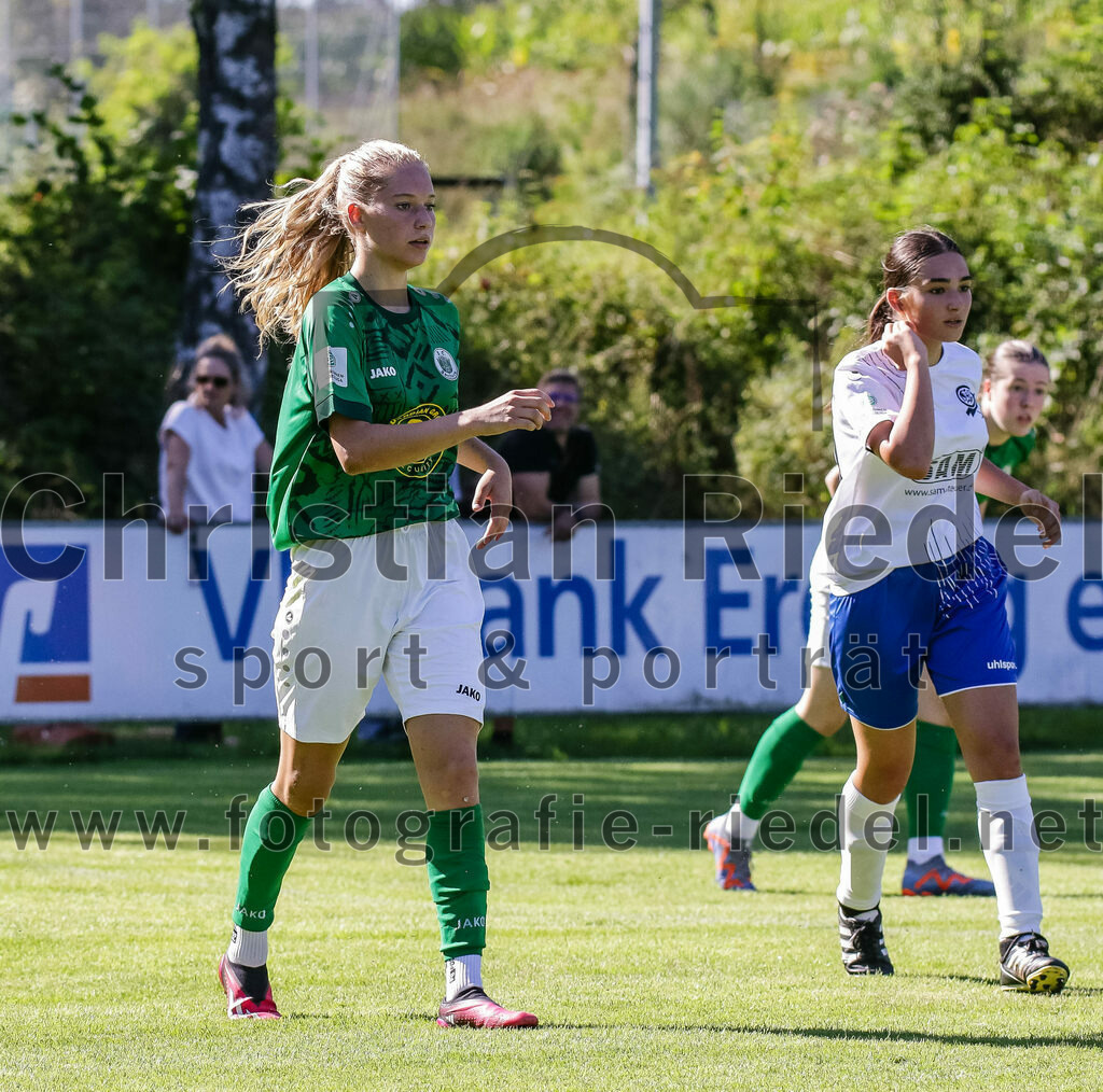 2023-09-16_015_FC_Forstern_gegen_VfL_Sindelfingen_Ladies_I | Forstern, Deutschland, 16.09.2023:
Fußball, B-Juniorinnen-Bundesliga Süd 2023 / 2024, 2. Spieltag, FC Forstern gegen VfL Sindelfingen Ladies I, Endergebnis: 4:1

Yanica Moritz (FC Forstern, #17)

Foto: Christian Riedel / fotografie-riedel.net