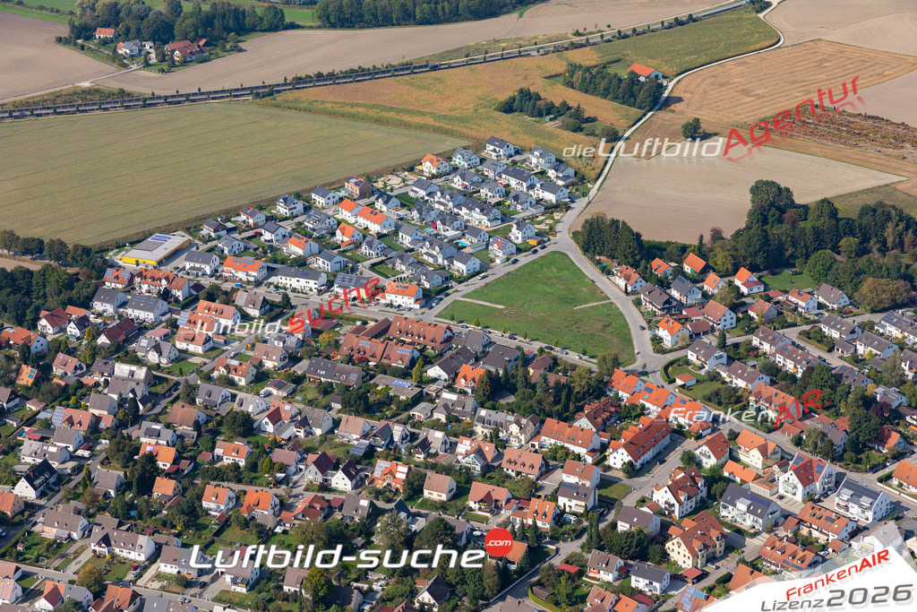 Aktuelles Luftbild von  Moosburg an der Isar - Die Luftaufnahme wurde 2020 mittels UL-Flugzeug erstellt ( keine Drohne ) - hochauflösende Kamera-Systeme von  Canon -Beste Qualität - Für grossformatige Ausdrucke geeignet. Die Geschenkidee !