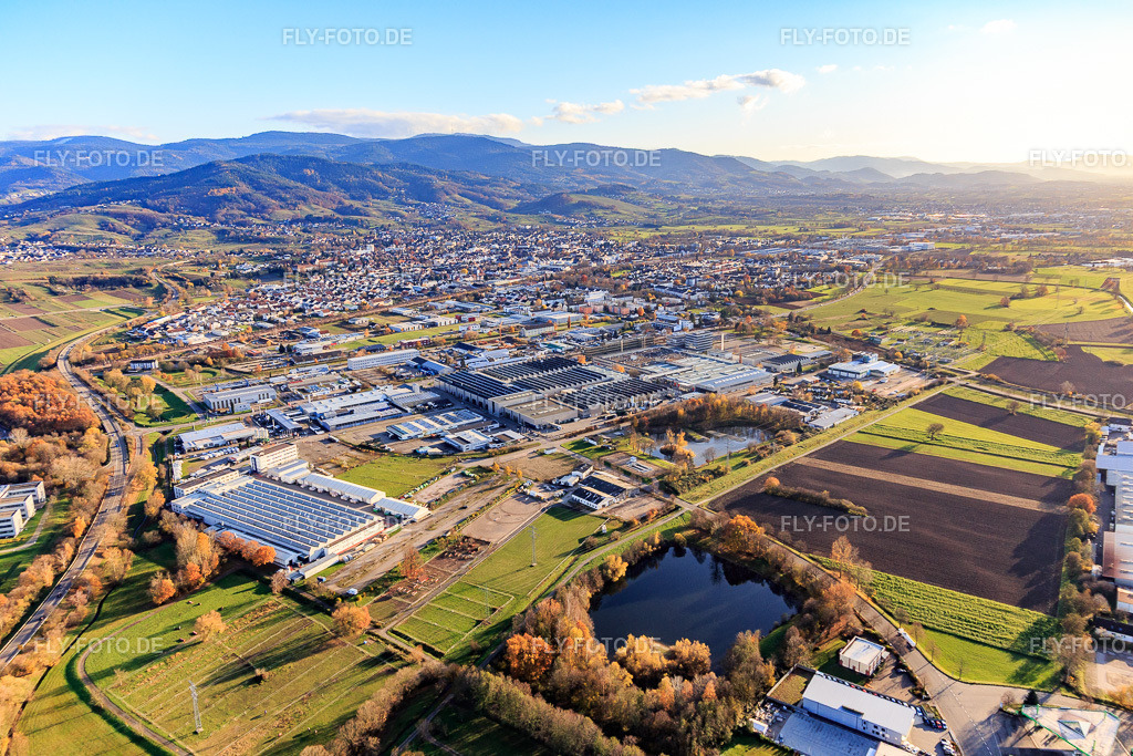 Industriegebiet  LuK (Dieselstraße) mit Schaeffler Automotive Buehl GmbH & Co. KG https://www.schaeffler.de/ | Luftbild: Industriegebiet  LuK (Dieselstraße) mit Schaeffler Automotive Buehl GmbH & Co. KG https://www.schaeffler.de/ im Ortsteil Vimbuch in Bühl im Bundesland Baden-Württemberg in Deutschland. Foto: IMG_119898.jpg vom 30.11.2019 durch Werner Riehm/FLY-FOTO.de - Realisiert mit Pictrs.com