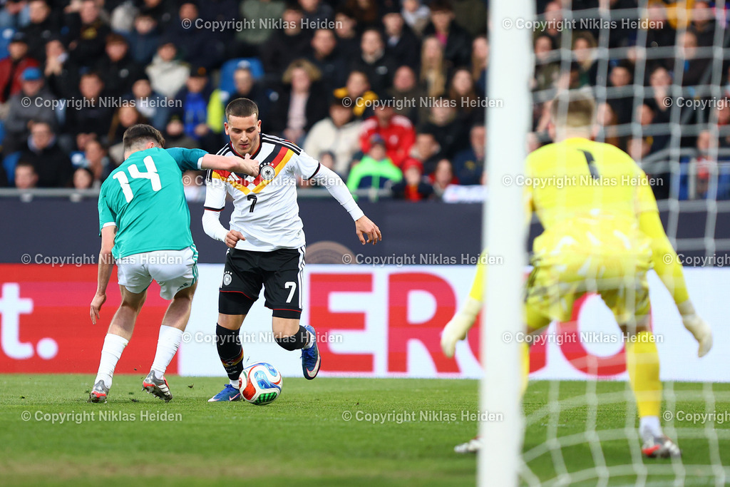 NH_DeutschlandU21_NordirlandU21_U21EMQualifikation_27032026 | #7 Said El Mala (Deutschland U21), #14 Conor Barr (Nordirland U21)Fußball I Junioren I U21-EM-Qualifikation I Saison 2025-2026 I 8. Spieltag I Deutschland U21 - Nordirland U21 I 27.03.2026 I Eintracht-Stadion