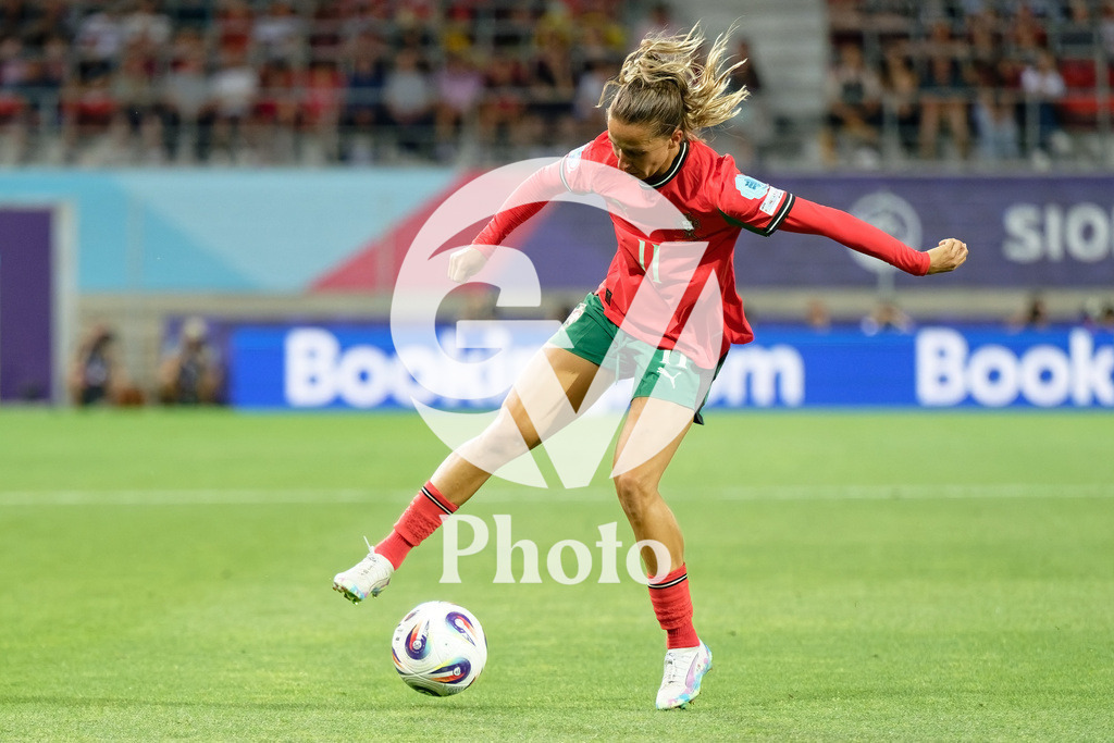 Portugal v Belgium: UEFA Women's EURO 2025 Group B | SION, SWITZERLAND - JULY 11: Tatiana Pinto of Portugal controls the ball  during the UEFA Women's EURO 2025 Group B match between Portugal and Belgium at Stade de Tourbillon on July 11, 2025 in Sion, Switzerland. (Photo by Giuseppe Velletri/Sports Press Photo/Getty Images)