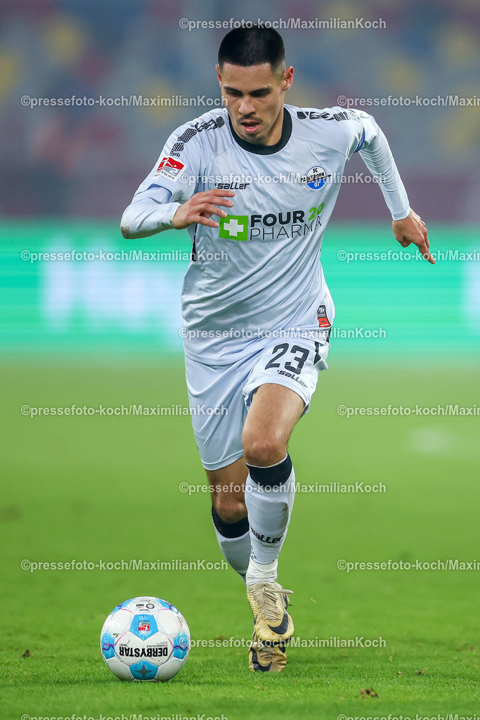 Due09112401026 | 09.11.2024, Fußball, Fortuna Düsseldorf - SC Paderborn 07, 2. Bundesliga, Merkur Spiel-Arena, Saison 2024 2025: Raphael Obermair (Paderborn #23)DFB regulations prohibit any use of photographs as image sequences and or quasi-video.