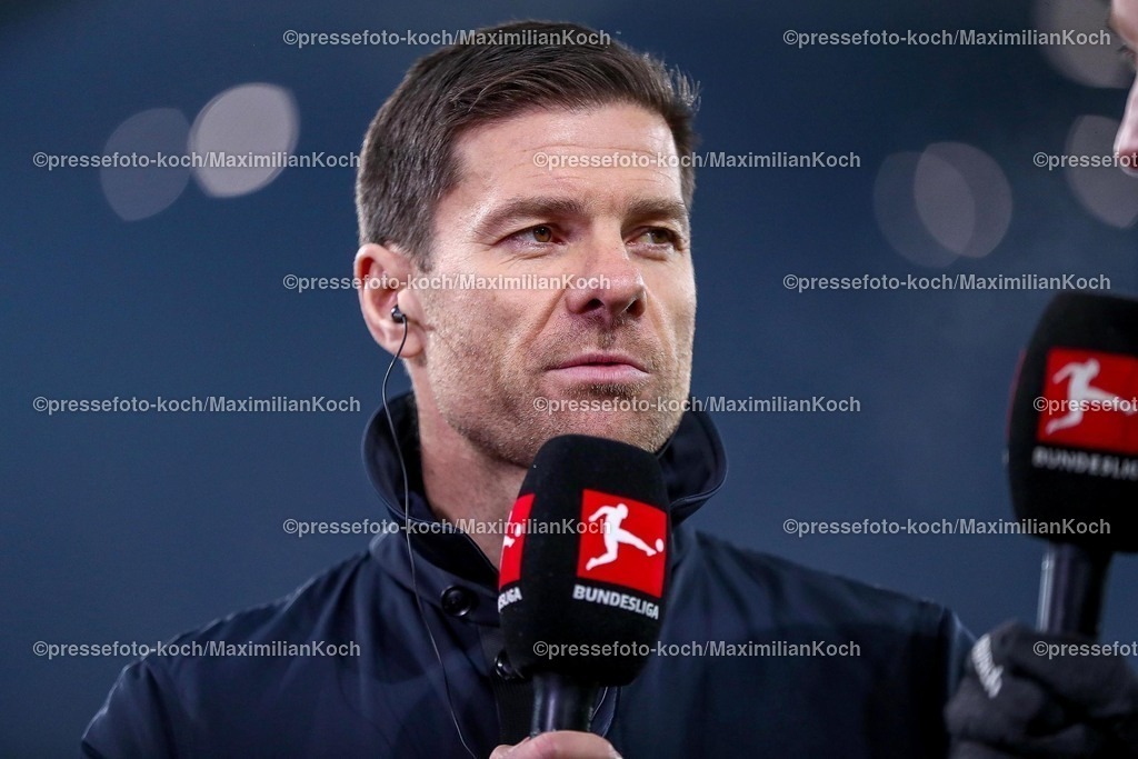 BVB10012502207 | 10.01.2025, Fußball, Borussia Dortmund - Bayer 04 Leverkusen, 1. Fußball Bundesliga, 16. Spieltag, Signal Iduna Park, Saison 2024 2025: Cheftrainer Xabi Alonso (Bayer 04 Leverkusen Trainer) DFB regulations prohibit any use of photographs as image sequences and or quasi-video.