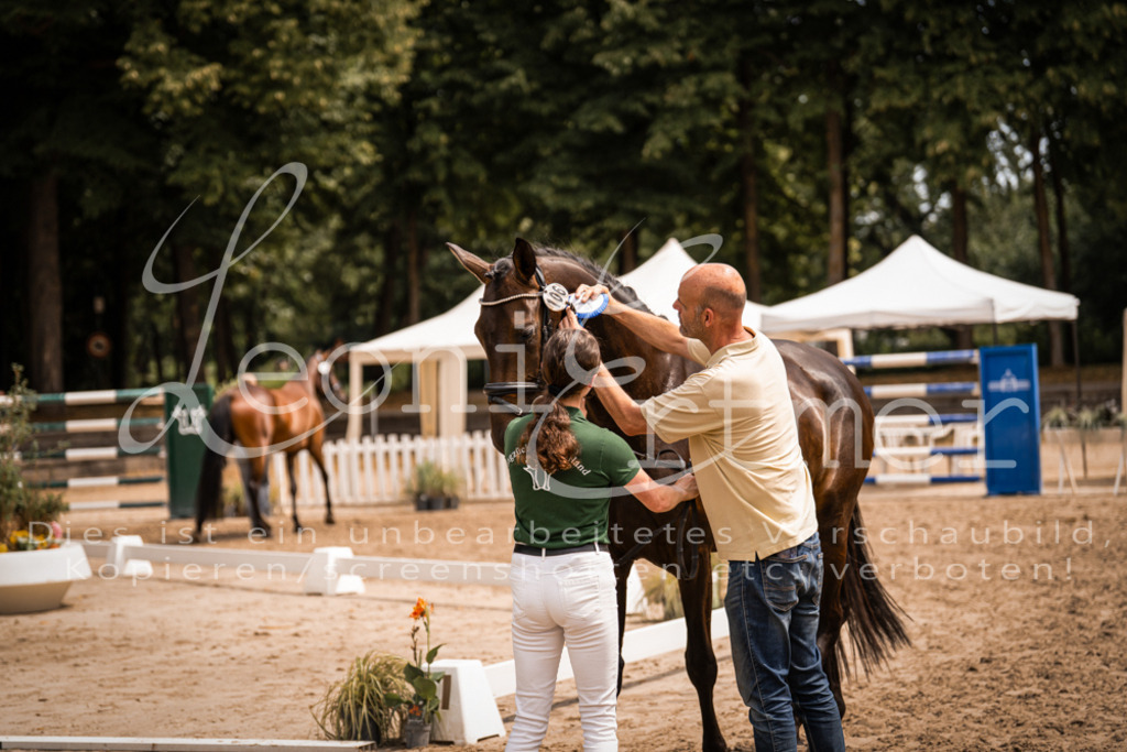 3.Fr00158 | Leoni Ertmer Photography - Realisiert mit Pictrs.com