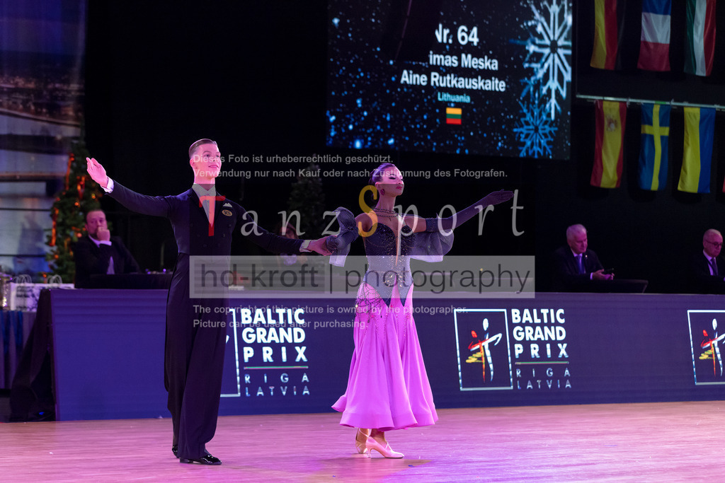 20241215_WDSF_Int_Open_Std-Riga-9757 | Tanzsportbilder, Standardtanz, Lateintanz, WDSF, DTV, LTVB, dancecomp, goc, hessen tanzt, blaues band der spree, walzer, tango, wiener walzer, slowfox, quickstepp, samba, rumba, cha-cha-cha, paso doble. jive, hd-kroft photography, turniertanzsport
